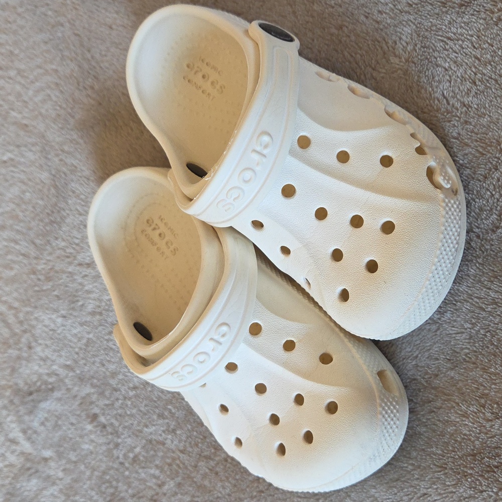 CROCS Kids Classic White Vent Clog Sandals